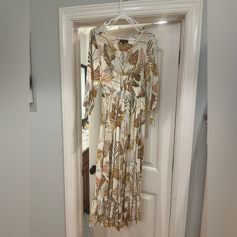 Caroline Morgan floral dress. Size Small. Make an offer & I’ll ship in 24 hours
